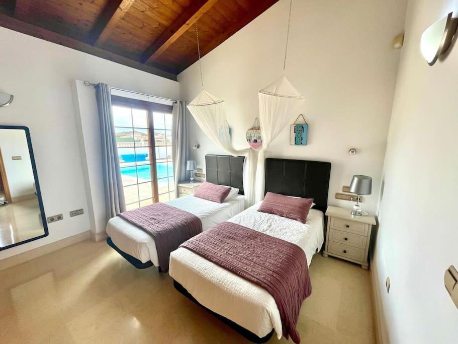 Stunning Villa Amanecer Коральео Экстерьер фото